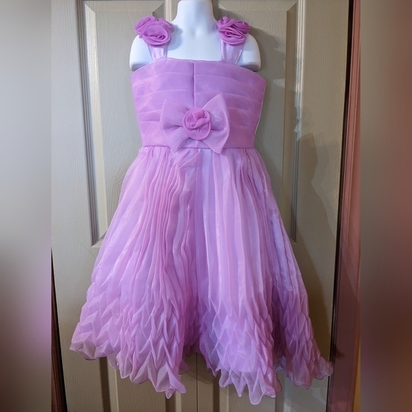 New with Tags Classic Fashion Party, wedding, baptism, Easter, T8 - Picture 1 of 2